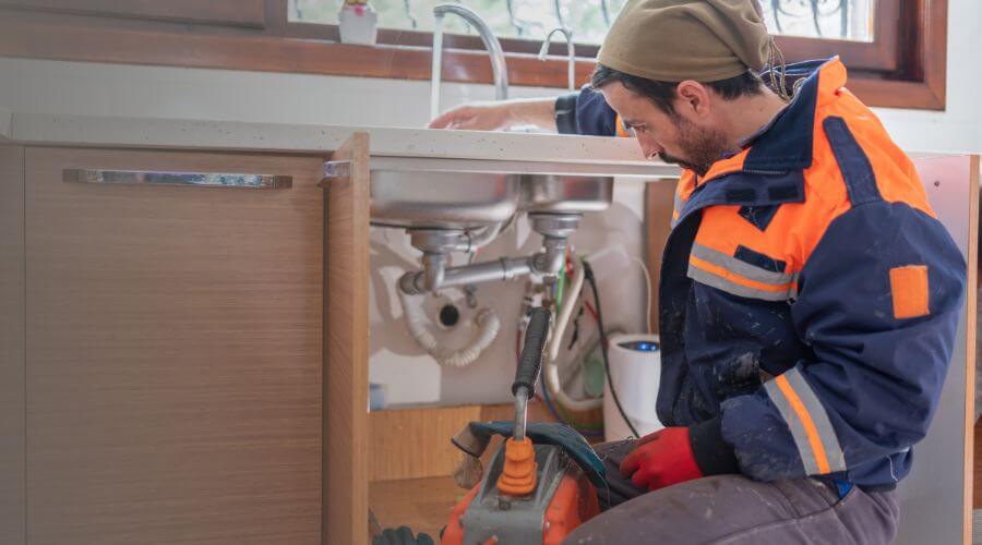 Expert burst pipe repair services in Wooster, AR